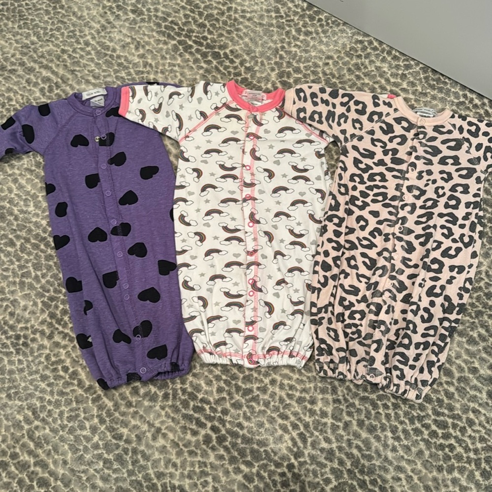 Baby steps newborn gowns with snaps. Perfect condition